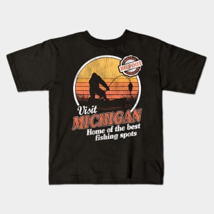 Funny Bigfoot Sasquatch Fishing Gift Vintage Retro Kids T-Shirt